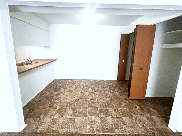 Charter Oaks Apartments — Photo 134