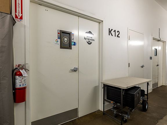 4th image of 13346 Saticoy St #K12