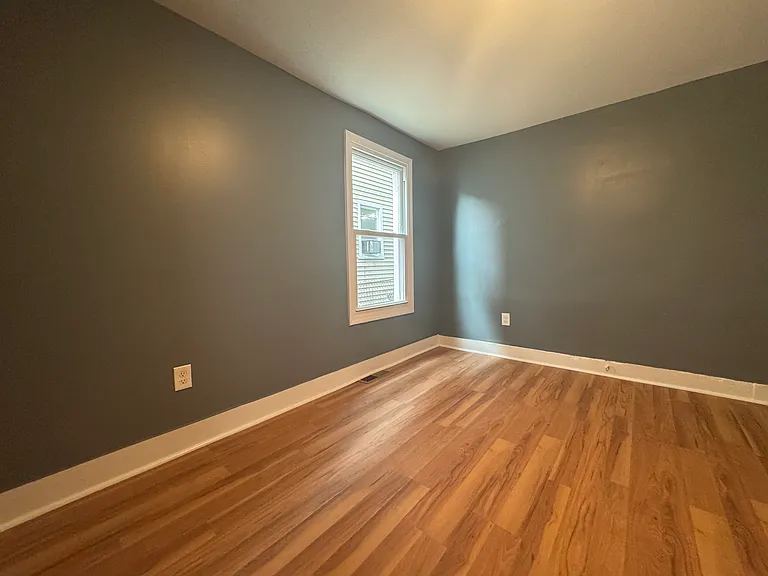 1496 Iranistan Ave #1L — Photo 9