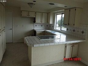 3rd image of 14560 SE Bramble Ct