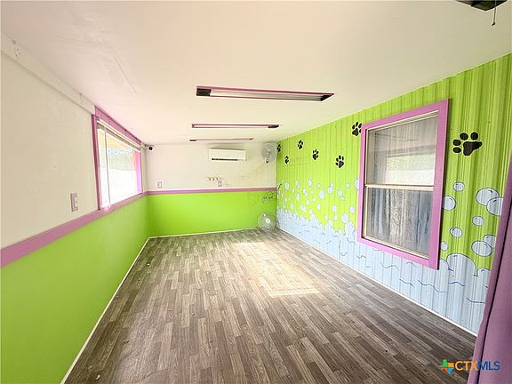 2nd image of 204 Hope St
