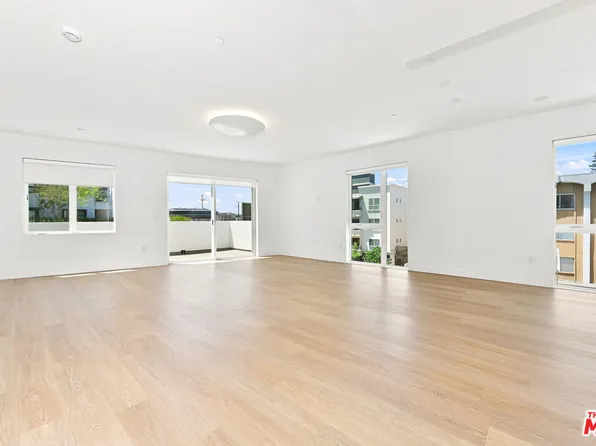 1130 N Orange Dr, Los Angeles, CA