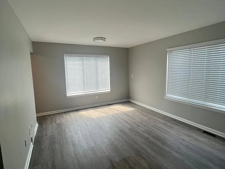 550 Rosewood St — Photo 11