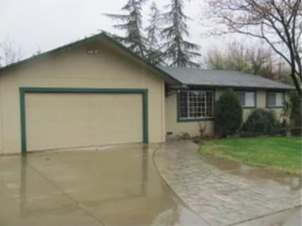 2831 Squire Ave, Redding, CA 96002