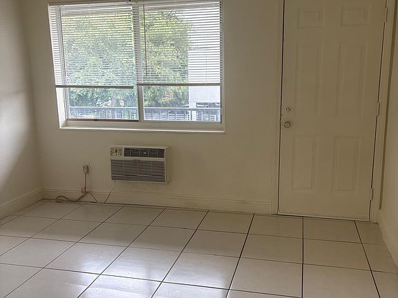 4th image of 14505 NE 6th Ave N #204
