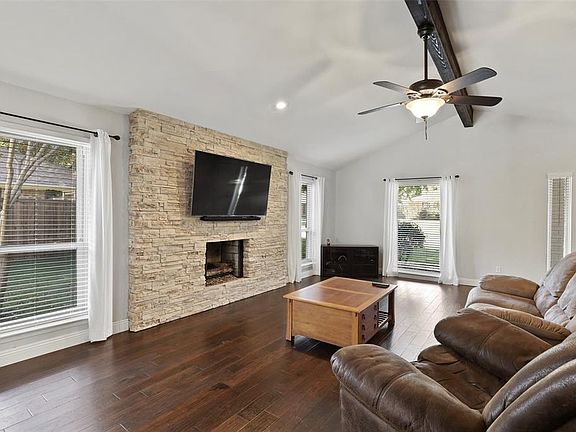 4th image of 2009 Sierra Dr