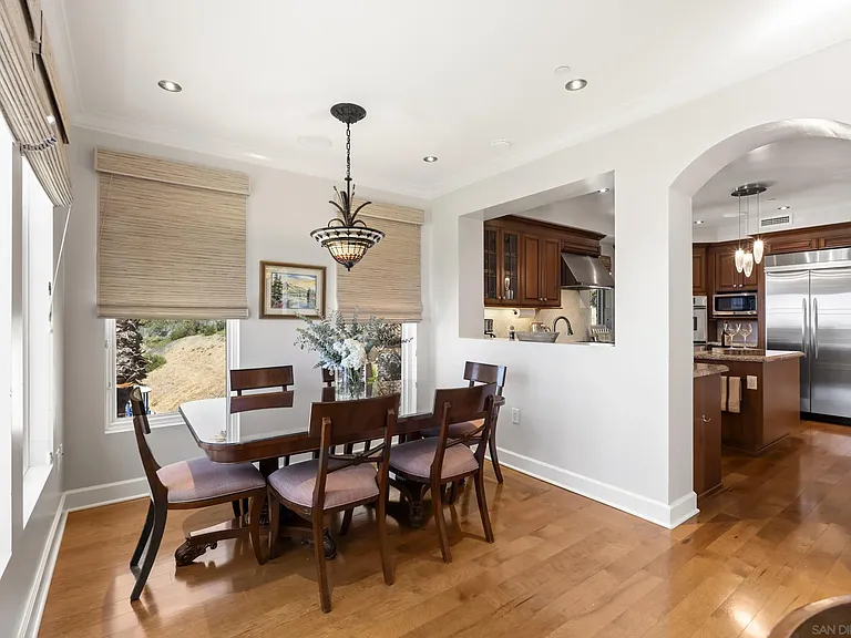 1010 Genter St #302 — Photo 11