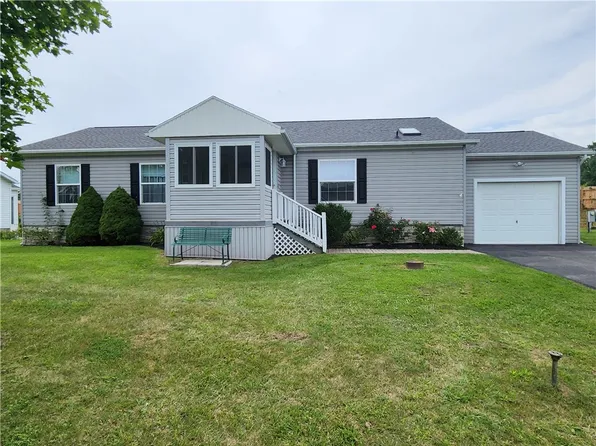 3470 Dixon Dr #5, Geneseo, NY 14454