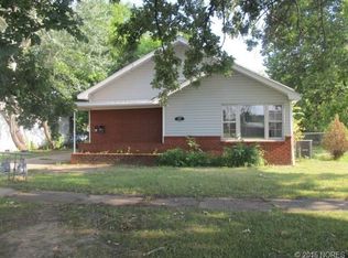 1007 W Broadway St, Henryetta, OK 74437