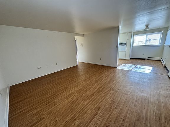 2nd image of 1109 Gard Pl #4