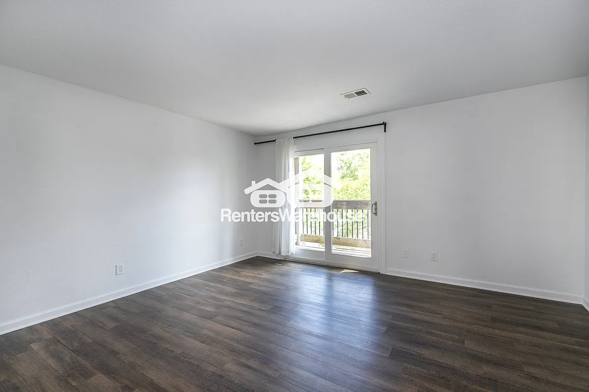 Building Photo - 4524 Holly St #22