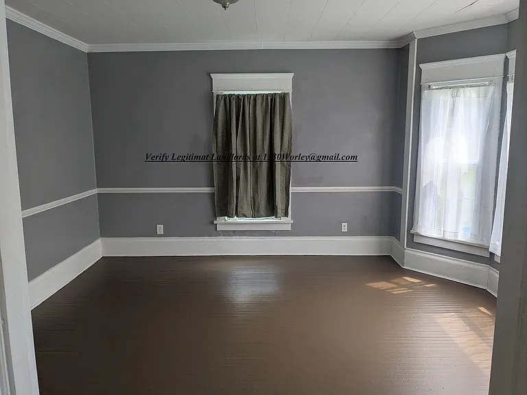 1330 Worley Ave NW — Photo 5