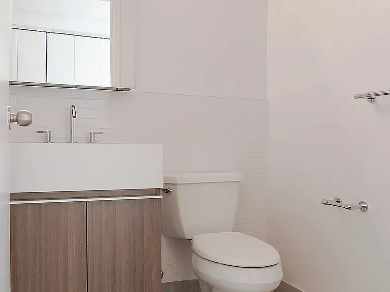 150 E 44th St #34C — Photo 9