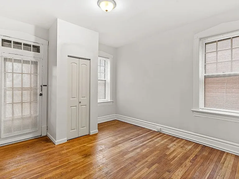 3176 Gustine Ave — Photo 15