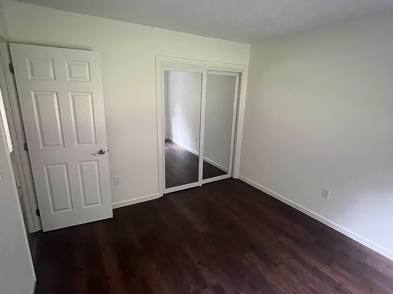 433 Culley Dr #B4 — Photo 5