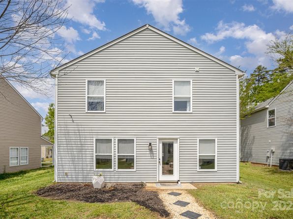1911 Almond Hills Dr, Charlotte, NC 28262