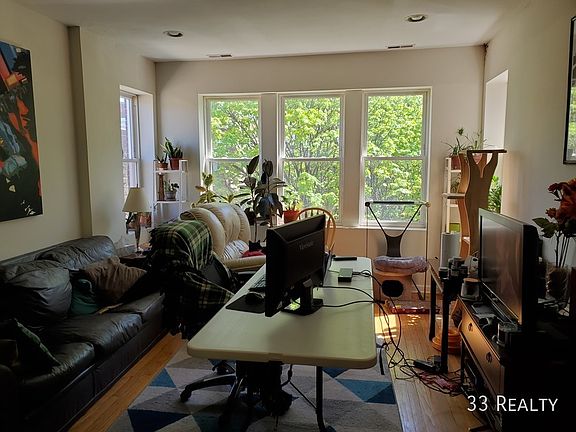 3rd image of 1412 W Arthur Ave #3