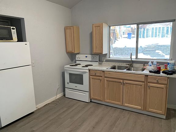 2nd image of 834 S Chelan Ave