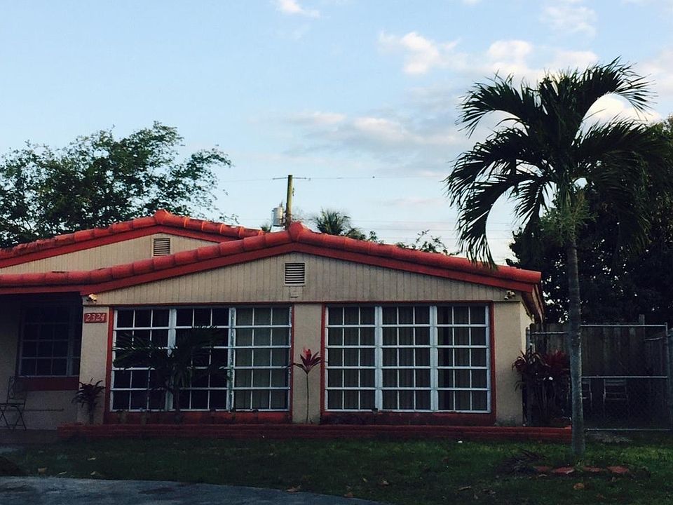 1st image of 2324 NE 174th St