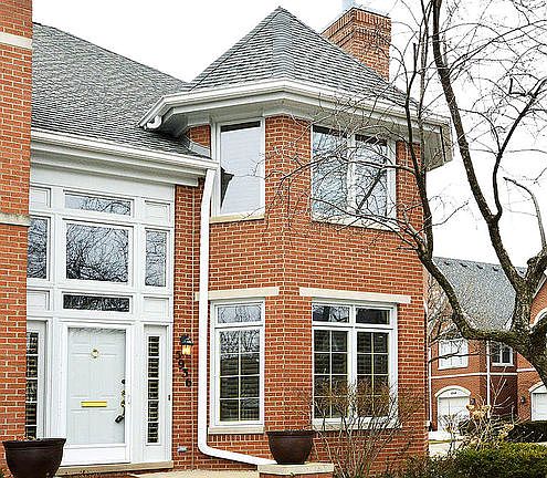 3rd image of 5936 N Sauganash Ln