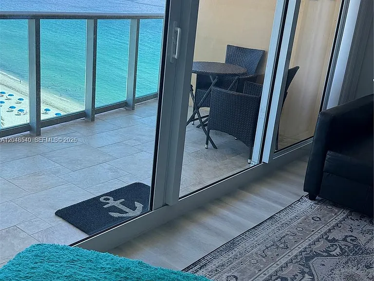 2501 S Ocean Dr #Penthouse 05 — Photo 2