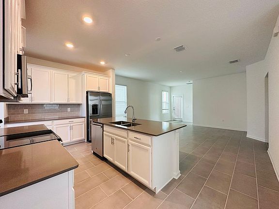 4th image of 2523 Volunteer Ave