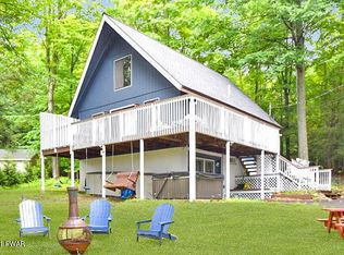 315 Laurel Ln, Greentown, PA 18426