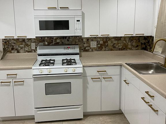 4th image of 62 E Hall Ave