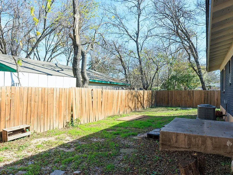 106 Oertli Ln #B — Photo 24