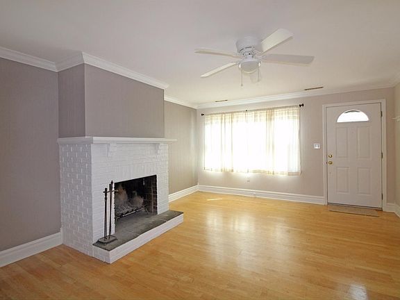 4th image of 109 N Franklin St