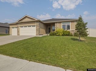 2912 Croydon Dr, Casper, WY 82609