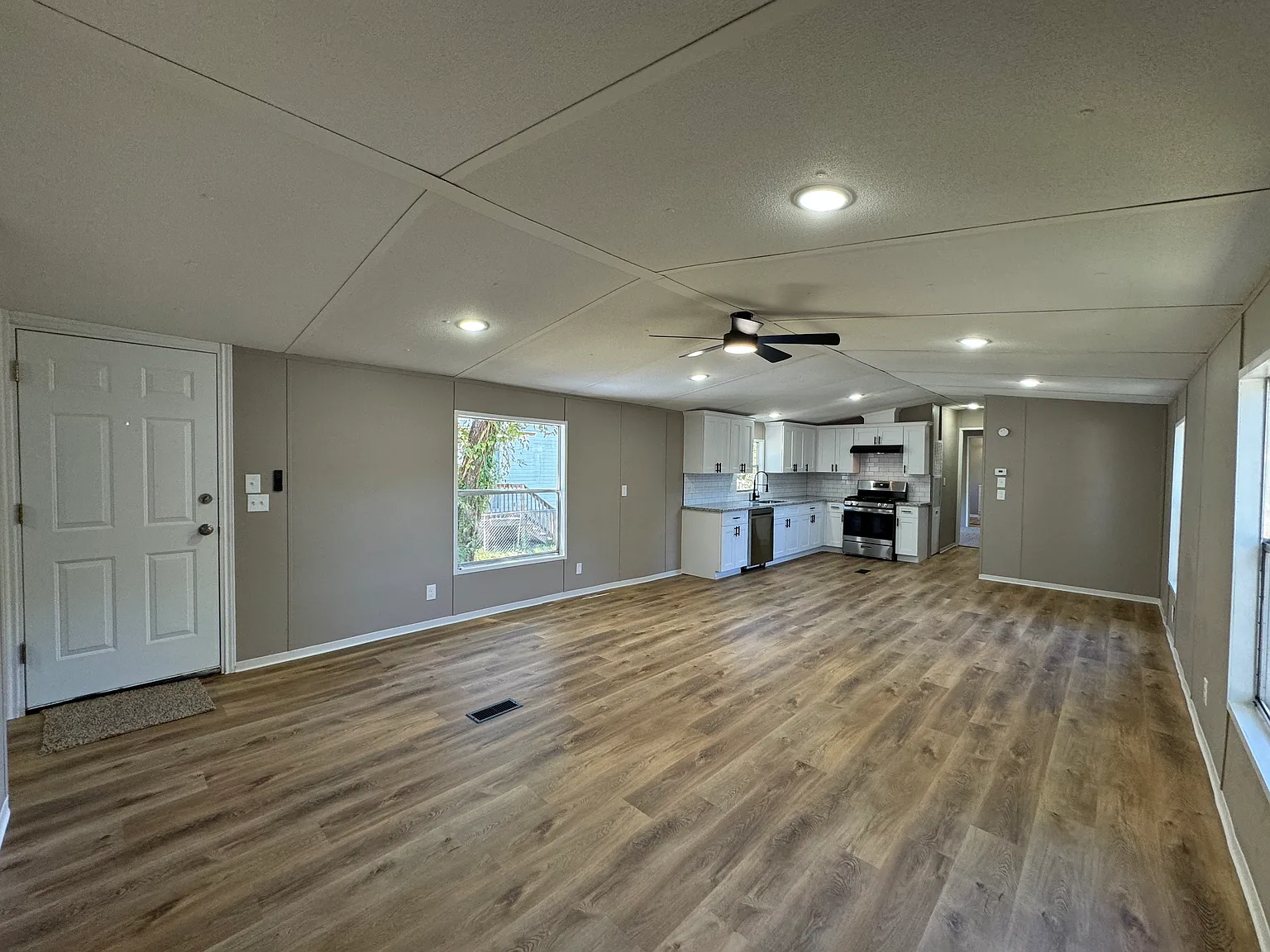 3 bed, 1216 sqft, $1,475 — Photo 3
