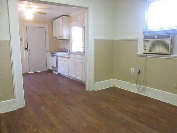3rd image of 1732 Ashland Ave APT B
