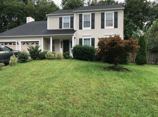 13713 Eastcliff Cir, Centreville, VA 20120