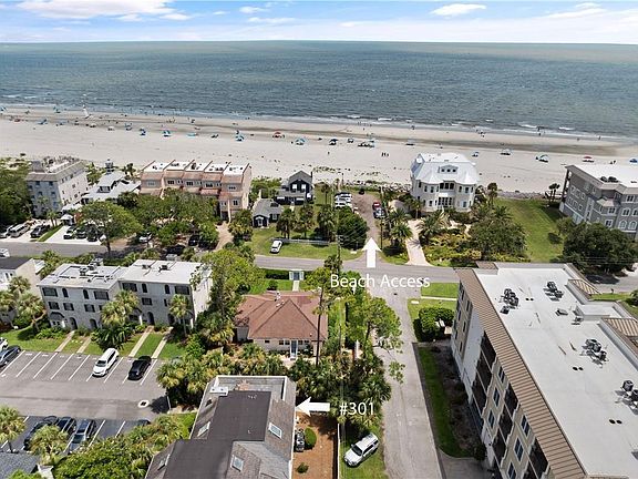 2nd image of 1035 Beachview Dr APT 301