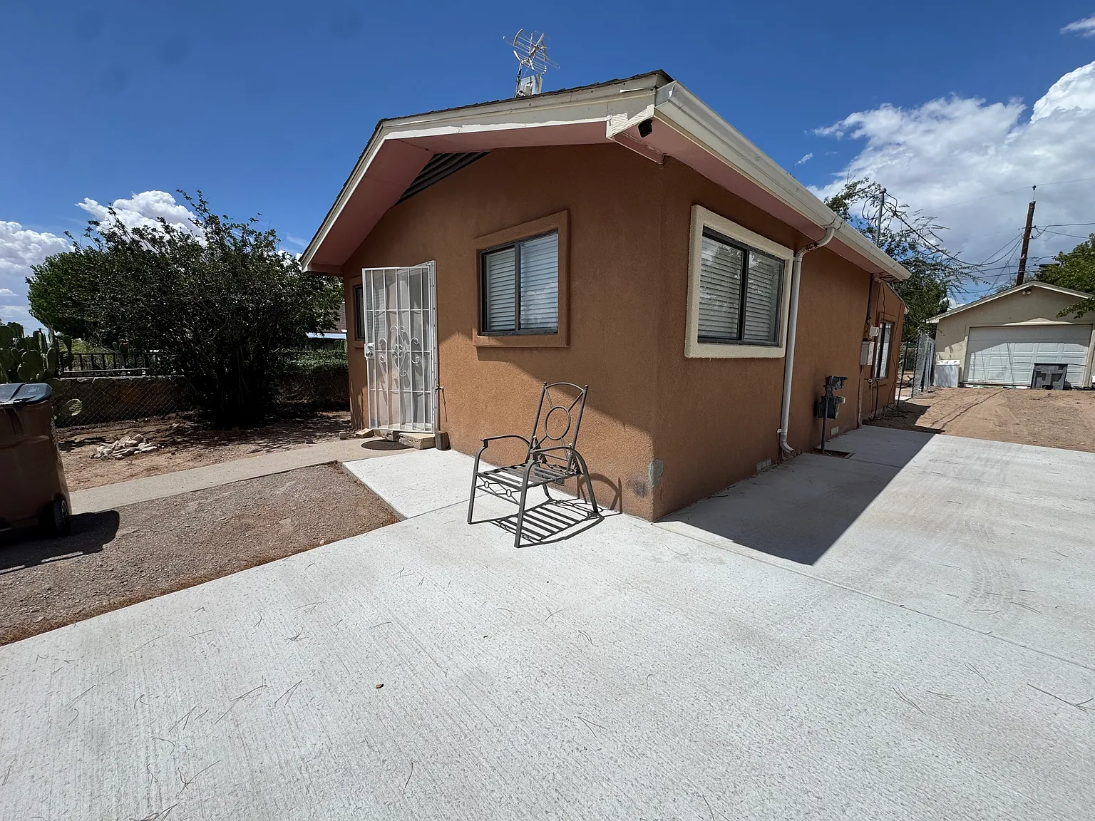 2 bed, 760 sqft, $1,000 — Photo 2