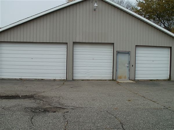 Heated warehouse space