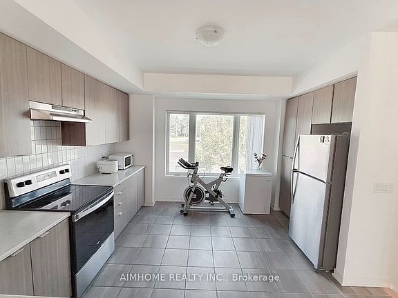 5th image of 1525 Kingston Rd #403