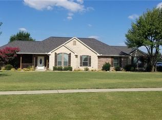 413 Rugged Dr, Red Oak, TX 75154