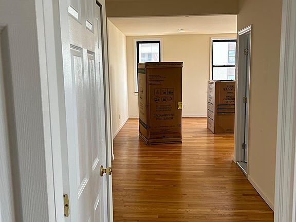 4th image of 65 Lincoln Blvd APT E3