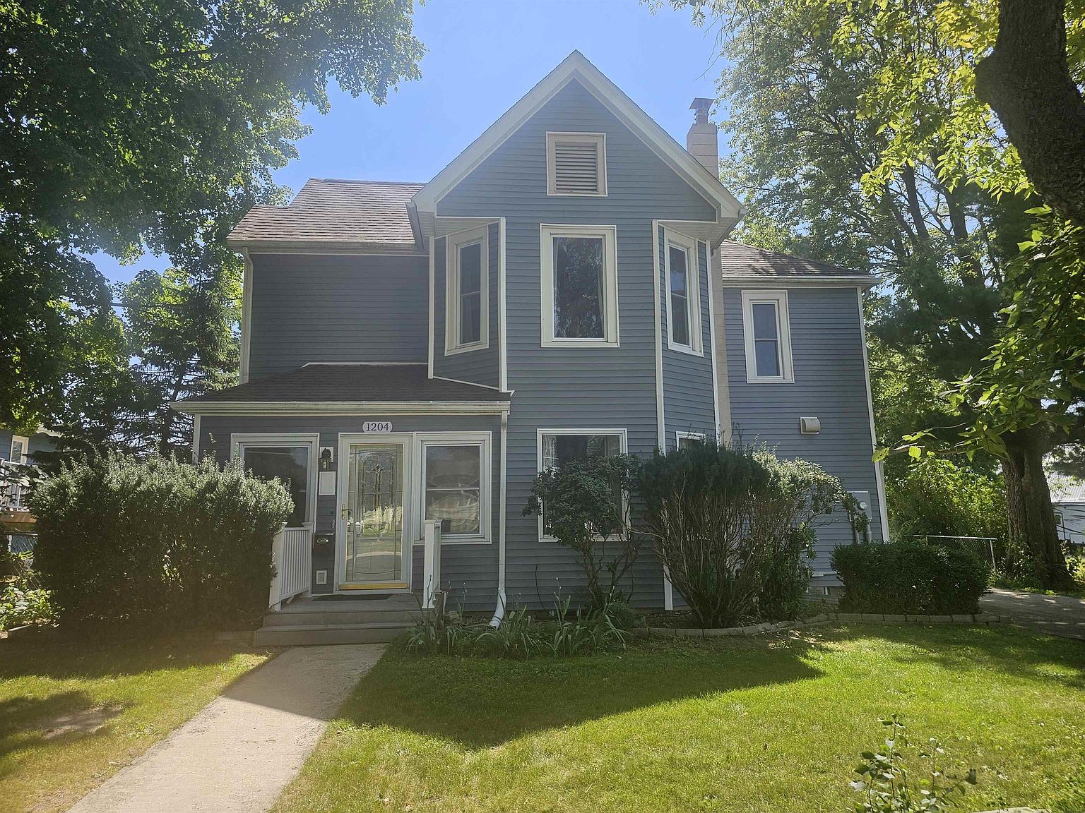 ※レア※　SMALL HOUSES IN NATURE 1204 Treetop Meadow Ln, Wake Forest, NC 27587 | Zillow
