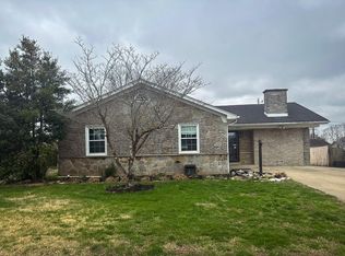 520 Pinoak Dr, Nicholasville, KY