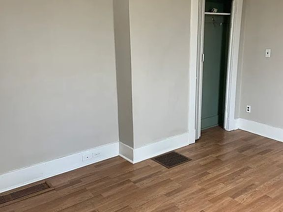 2nd image of 5513-5515 Jane St #1
