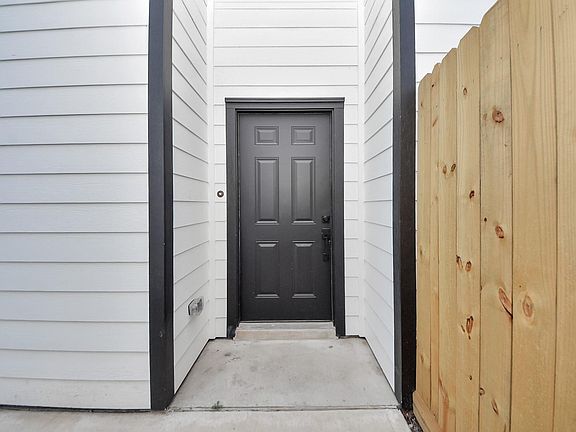 3rd image of 4407 Mallow St