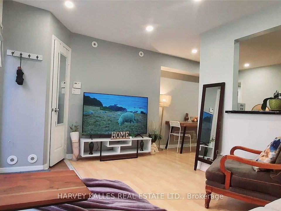 1st image of 28 Douro St #220
