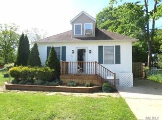 35 1st Ave, Central Islip, NY 11722