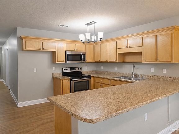 3rd image of 3704 Diamond St