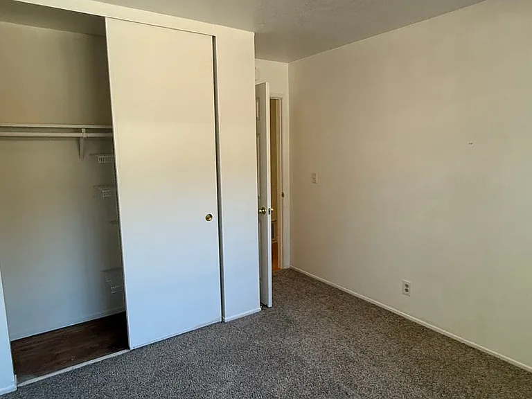 7389 Newcastle Ln — Photo 18