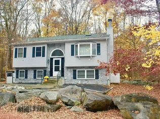 3430 Crestwood Dr, East Stroudsburg, PA