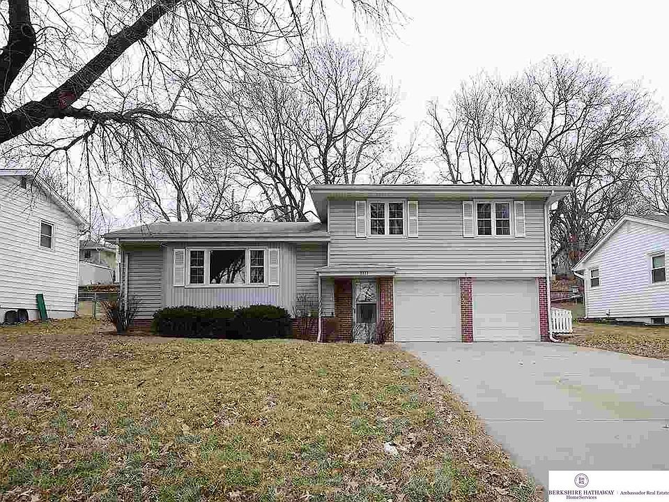 1st image of 3313 S 109th St